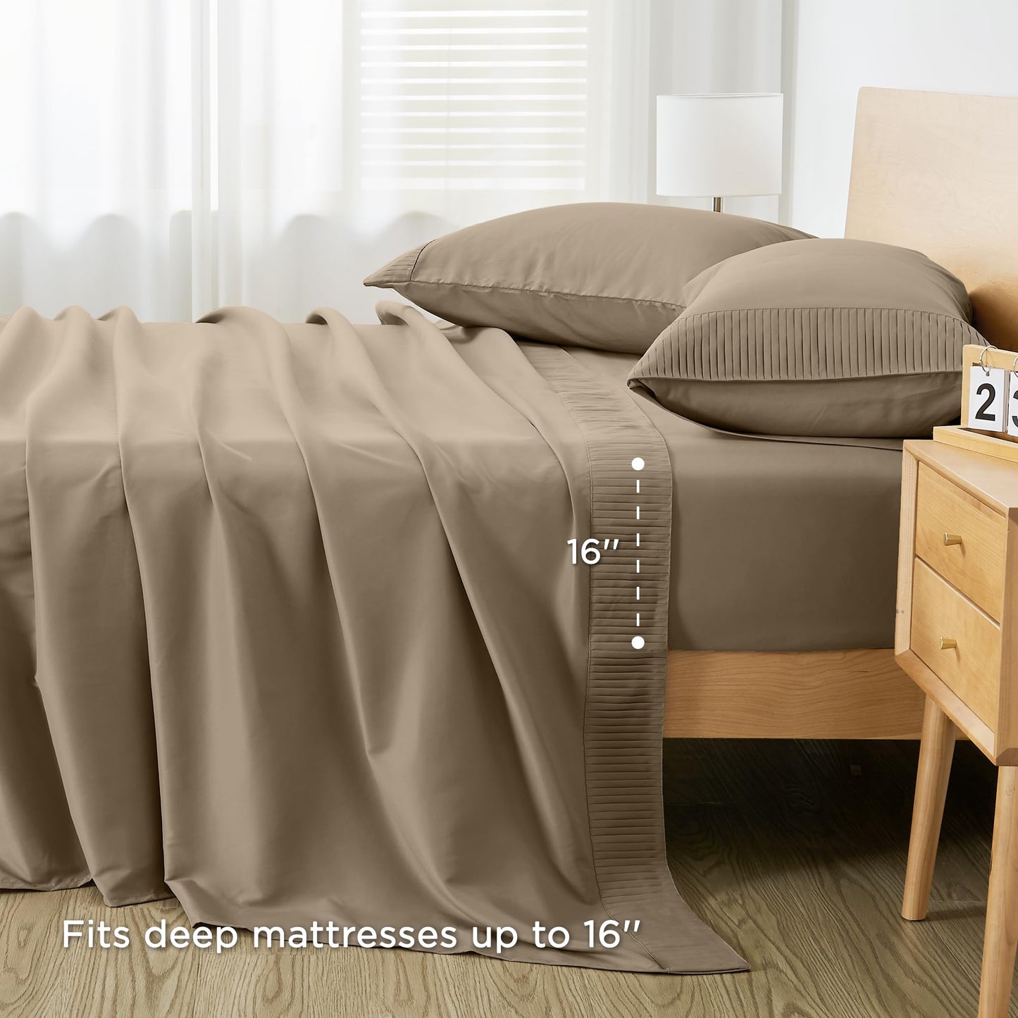 Microfiber Queen Sheet, Deep Pocket Up to 16", Hotel Luxury Breathable & Cooling Bed Sheet Set