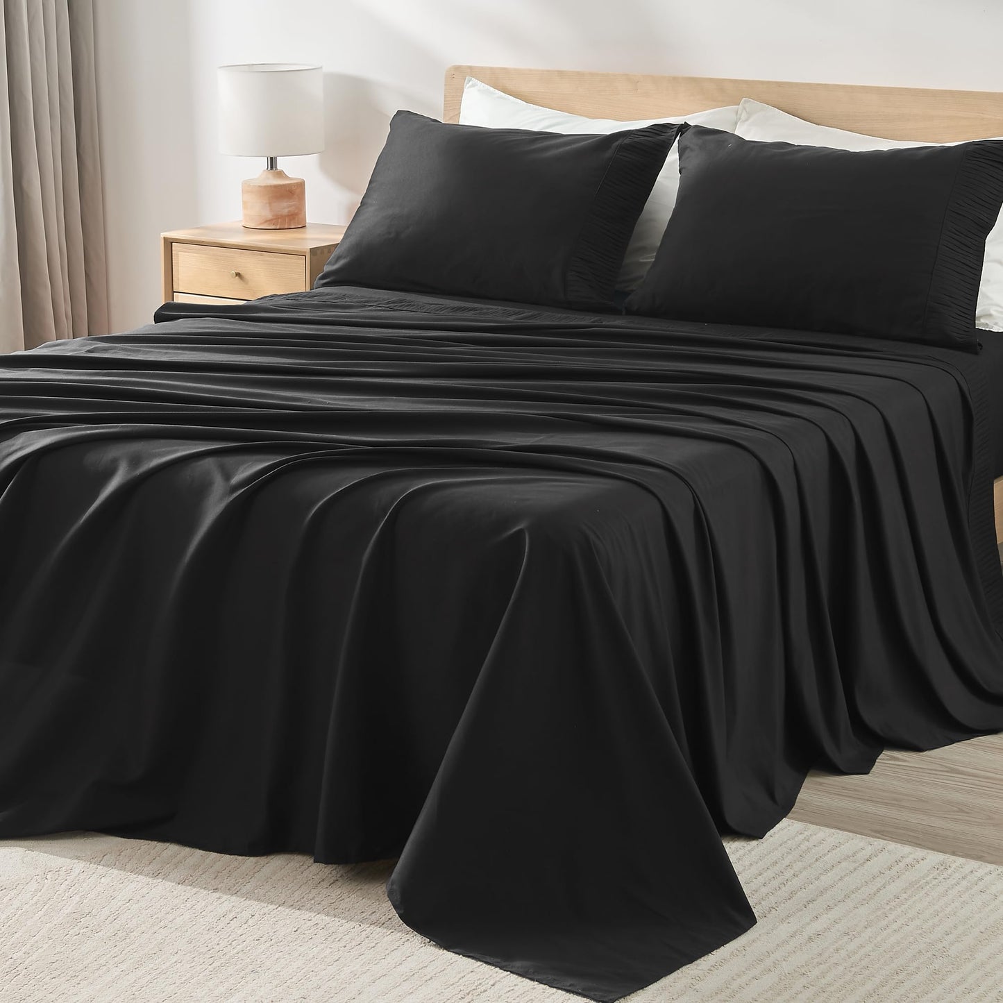 Microfiber Queen Sheet, Deep Pocket Up to 16", Hotel Luxury Breathable & Cooling Bed Sheet Set