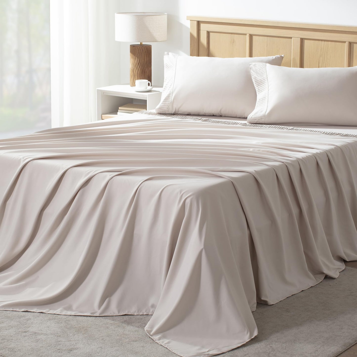 Microfiber Queen Sheet, Deep Pocket Up to 16", Hotel Luxury Breathable & Cooling Bed Sheet Set