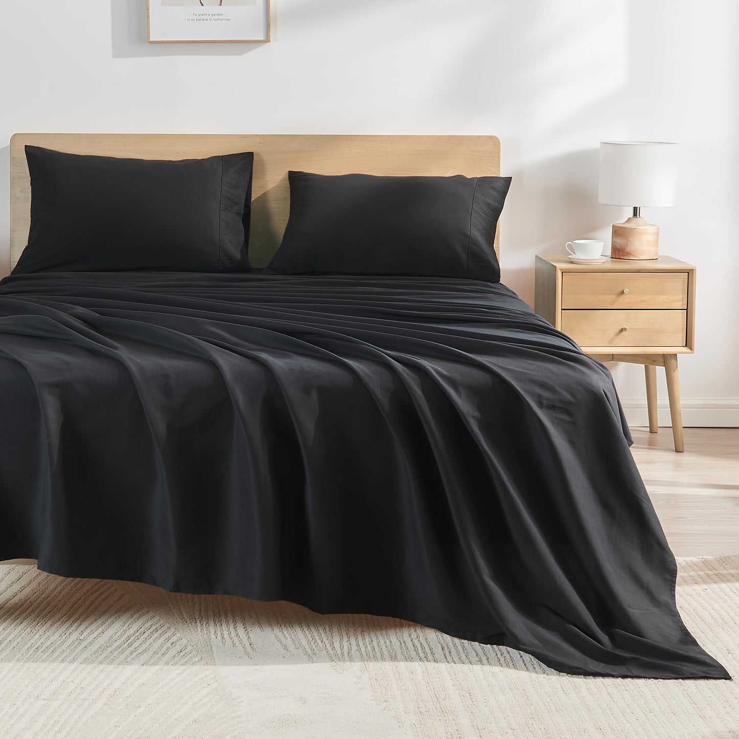 Microfiber Queen Sheet, Deep Pocket Up to 16", Hotel Luxury Breathable & Cooling Bed Sheet Set