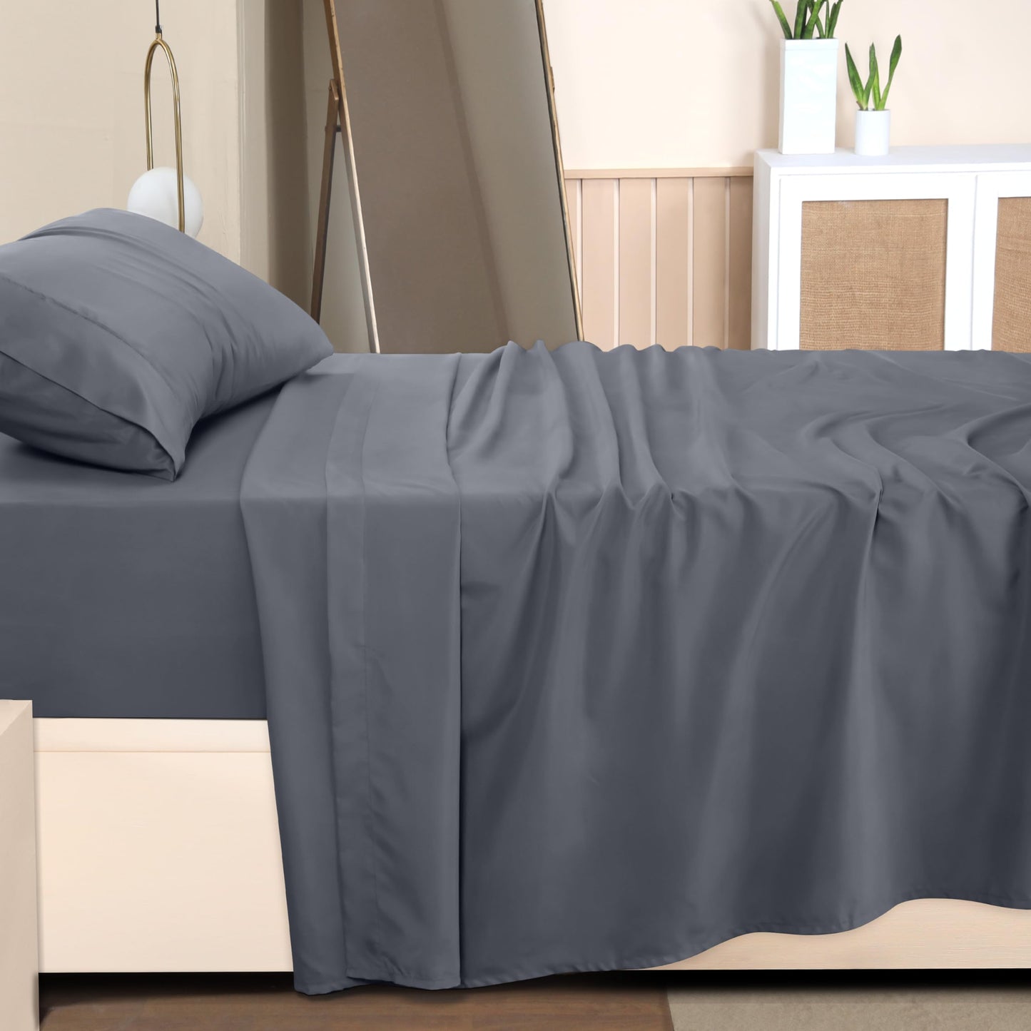 Utopia Bedding Queen Bed Sheets Set - 4 Piece Bedding - Brushed Microfiber - Shrinkage and Fade Resistant - Easy Care