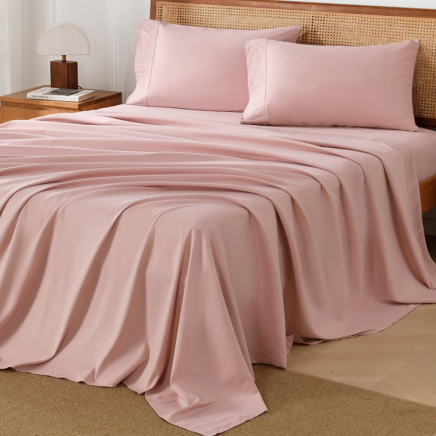 Microfiber Queen Sheet, Deep Pocket Up to 16", Hotel Luxury Breathable & Cooling Bed Sheet Set