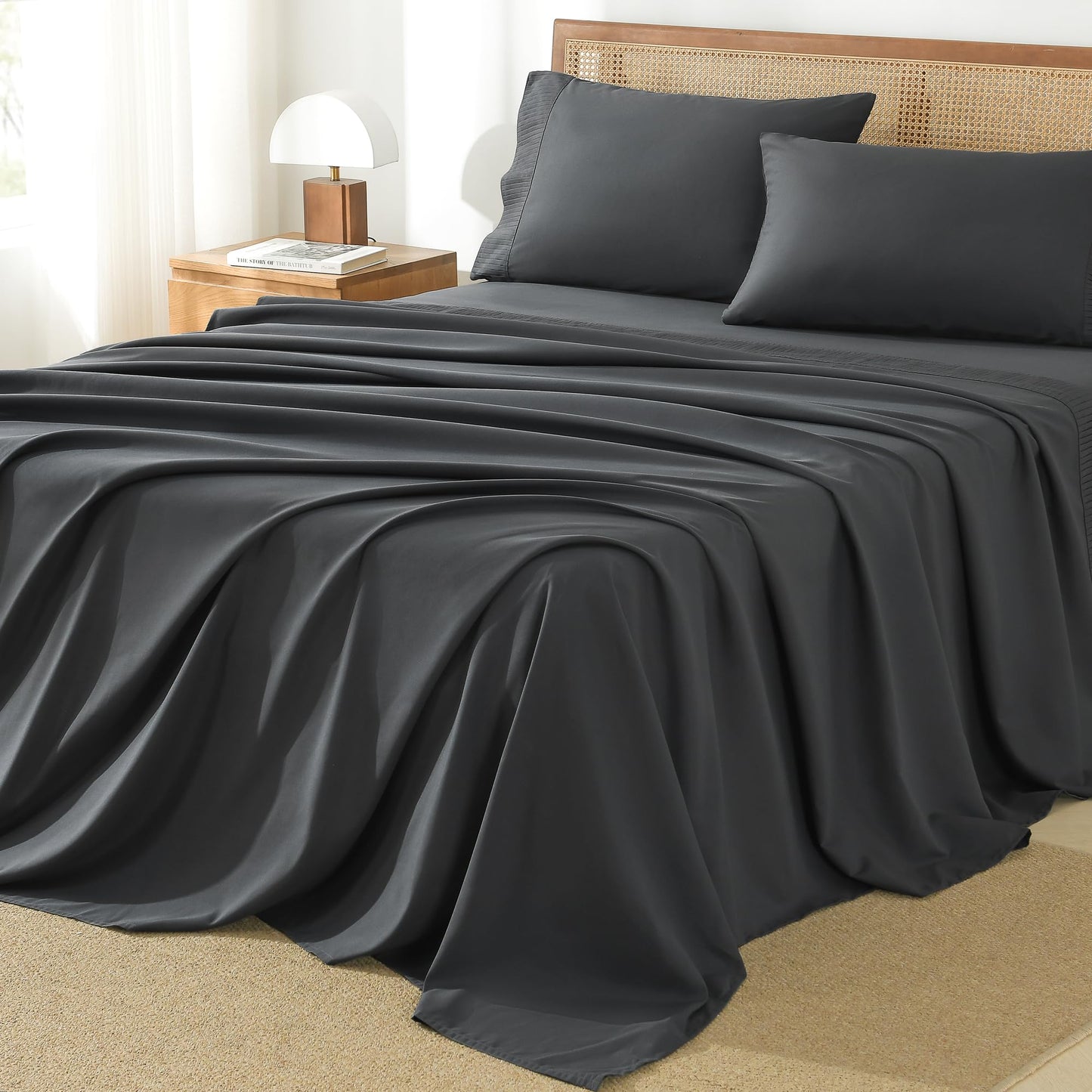 Microfiber Queen Sheet, Deep Pocket Up to 16", Hotel Luxury Breathable & Cooling Bed Sheet Set