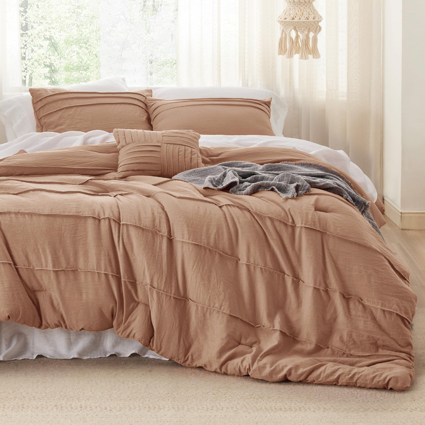 Bedsure Beige Queen Comforter Set - 4 Pieces Pinch Pleat Bed Set, Down Alternative Bedding Sets for All Season, 1 Comforter, 2 Pillowcases, 1 Decorative Pillow