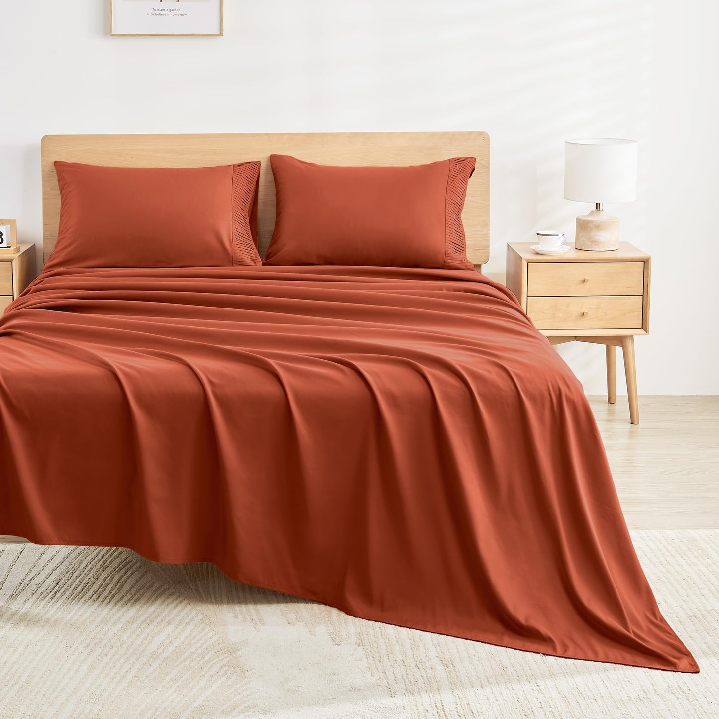 Microfiber Queen Sheet, Deep Pocket Up to 16", Hotel Luxury Breathable & Cooling Bed Sheet Set