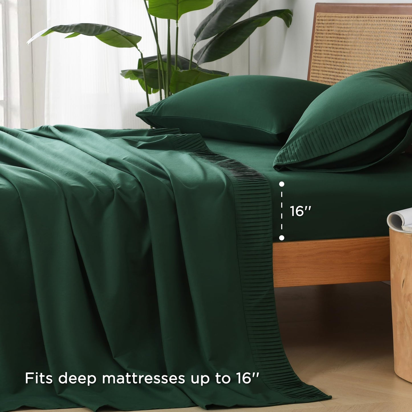 Microfiber Queen Sheet, Deep Pocket Up to 16", Hotel Luxury Breathable & Cooling Bed Sheet Set