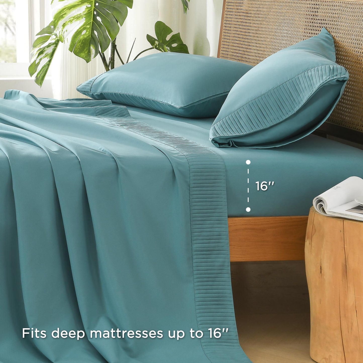 Microfiber Queen Sheet, Deep Pocket Up to 16", Hotel Luxury Breathable & Cooling Bed Sheet Set